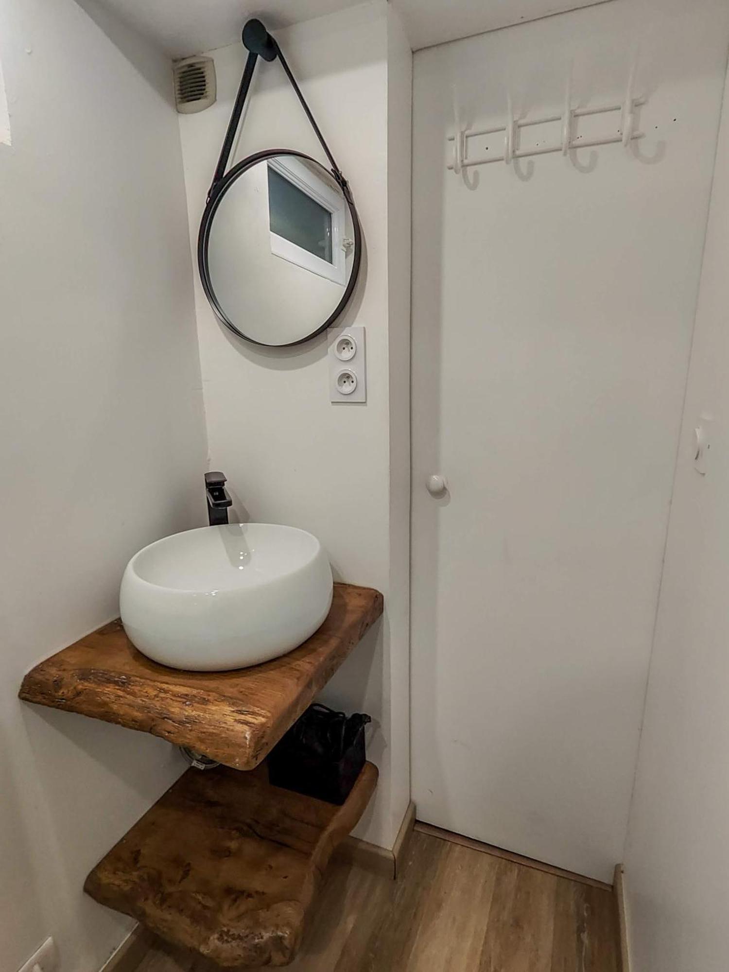 Agreable Maison Renovee En Hyper Centre Avec Patio Pornic Kültér fotó