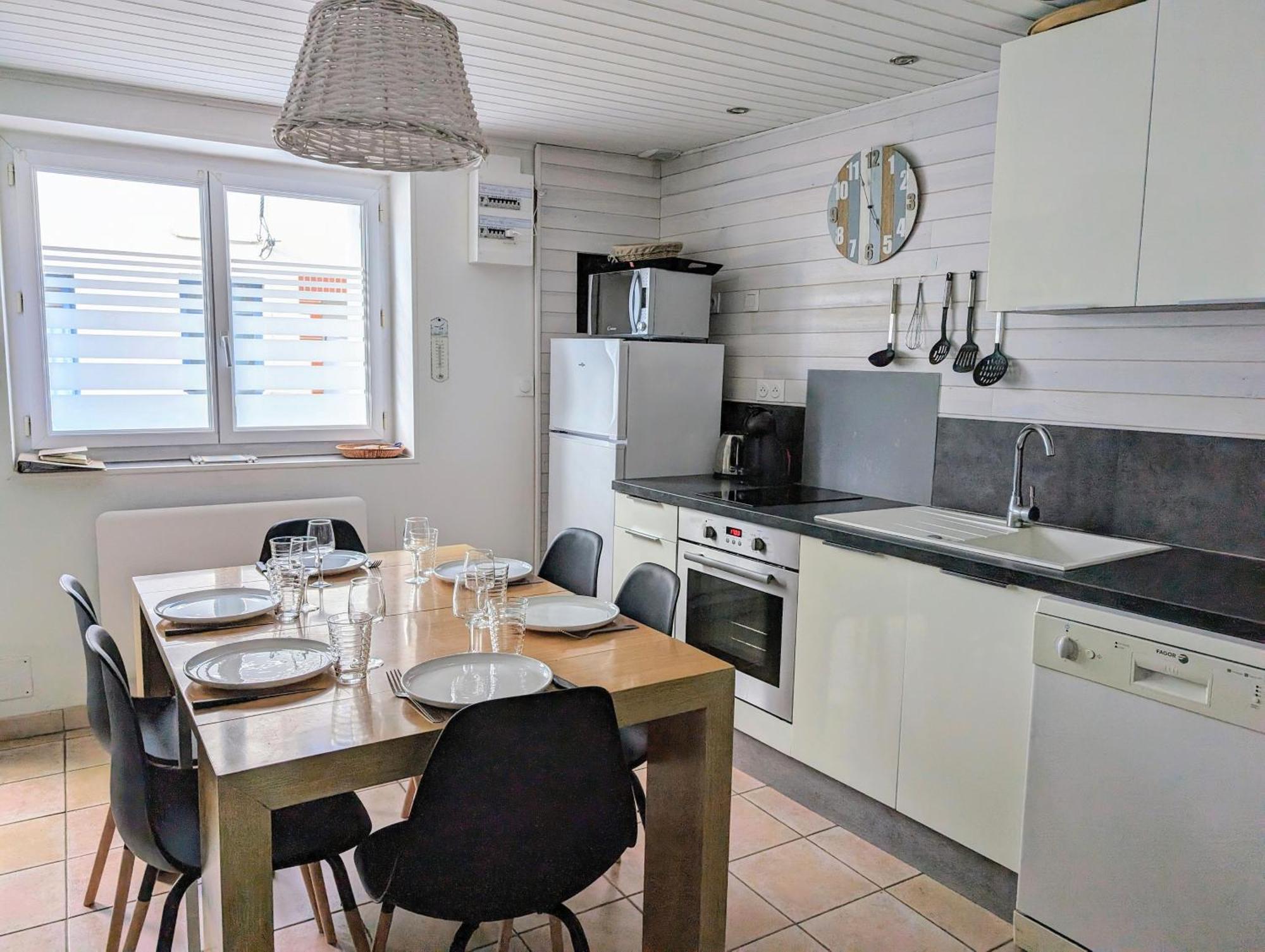 Agreable Maison Renovee En Hyper Centre Avec Patio Pornic Kültér fotó